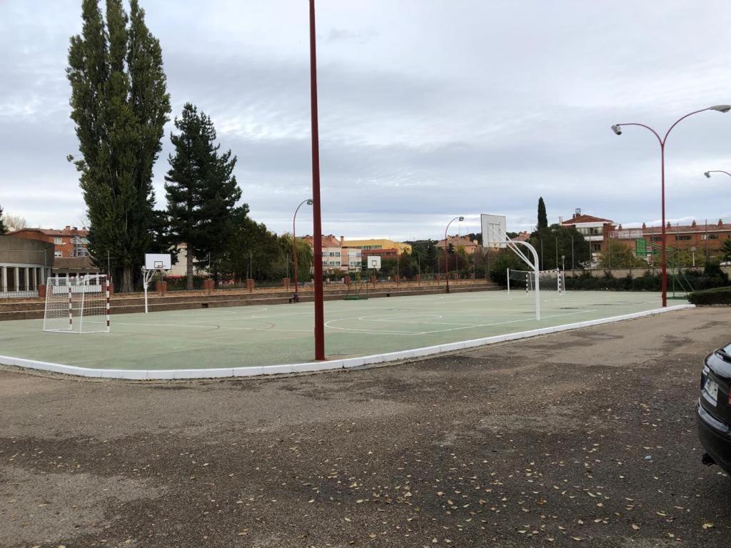 Burgo Residencia Hospital Del Rey旅舍 外观 照片